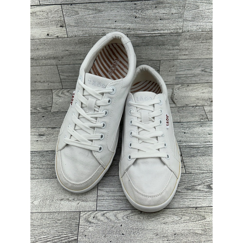 Taos Moc Star 2 Women Sz 9W White Canvas Low Top Lace Up Sneakers MS2-13482B